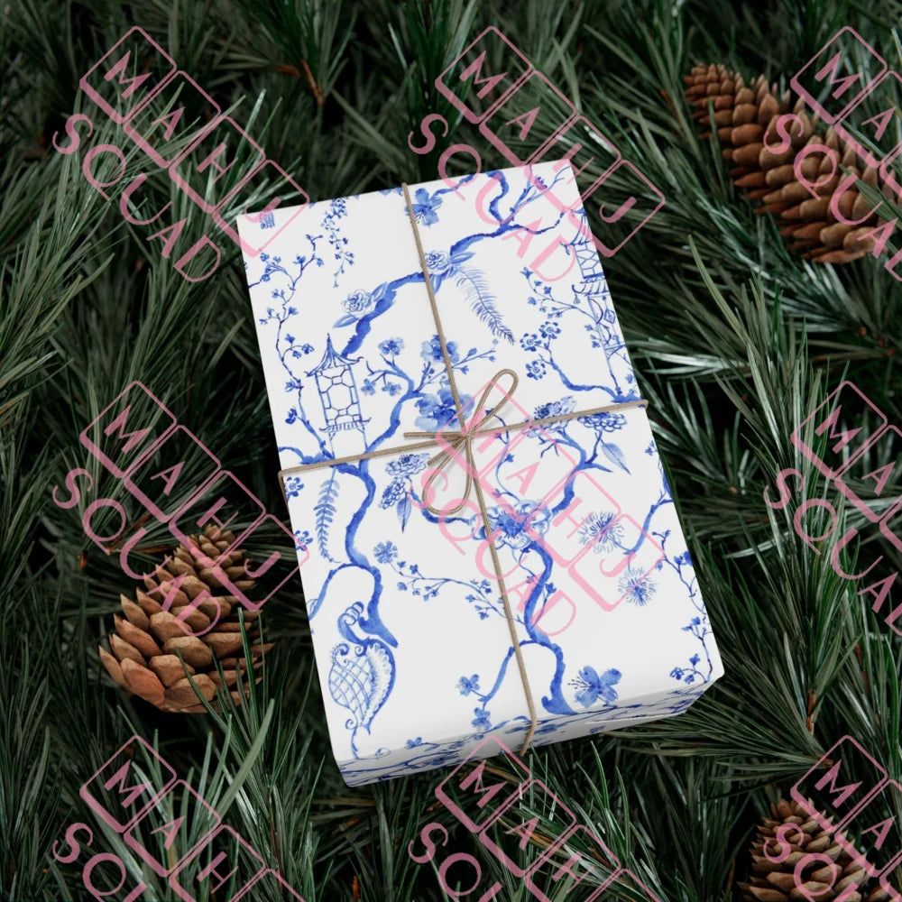 Chinoiserie blue and white wrapping paper - Gift Wrapping