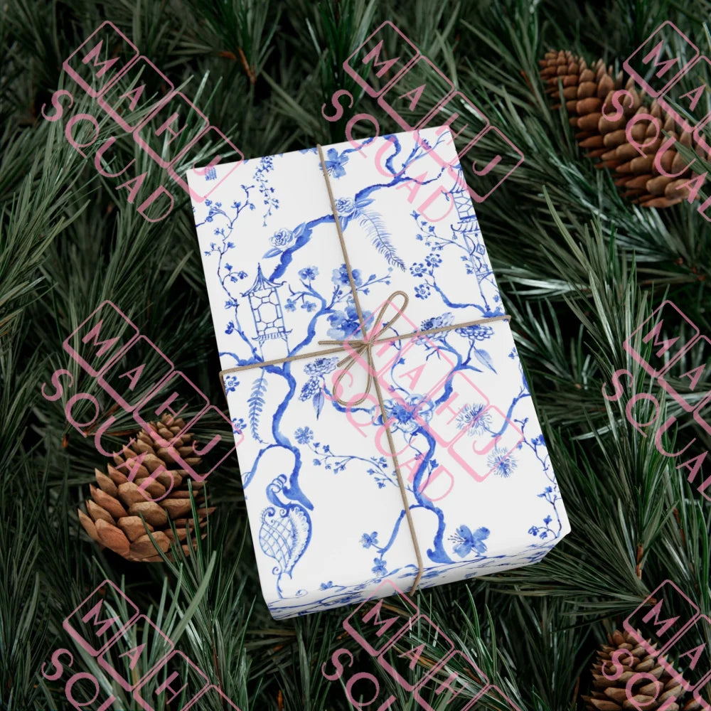 Chinoiserie blue and white wrapping paper - Gift Wrapping